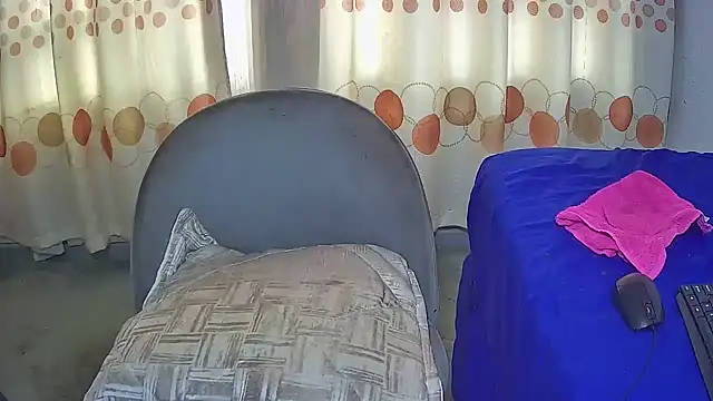 busttyboobs19 - BusttyBoobs19's free webcam - UK Sex Cams