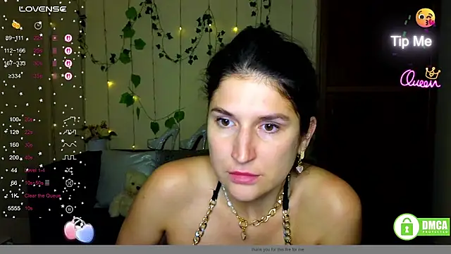 Alianna_Solo_Kisses webcam