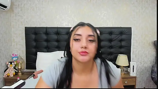 AmaliaDalton webcam