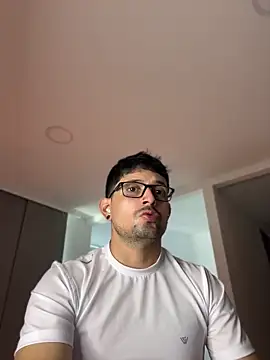 TroyeSavage webcam