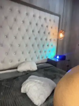 Susan_Voltaire webcam