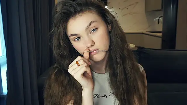 VickiPraml webcam