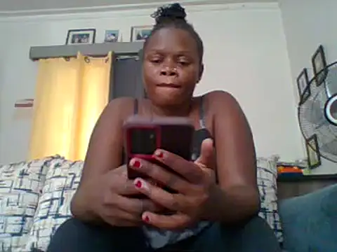 PinkyMonique webcam