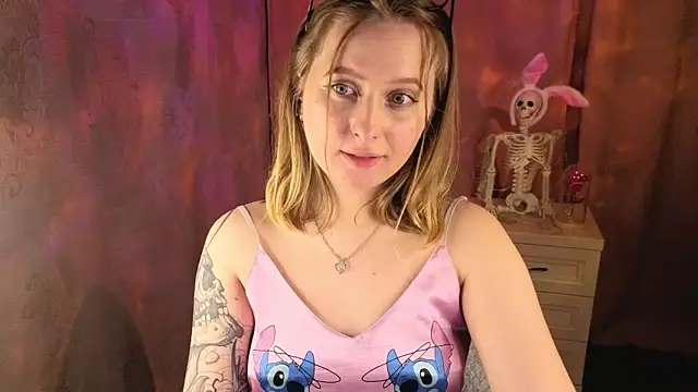 CuteLilyLove webcam