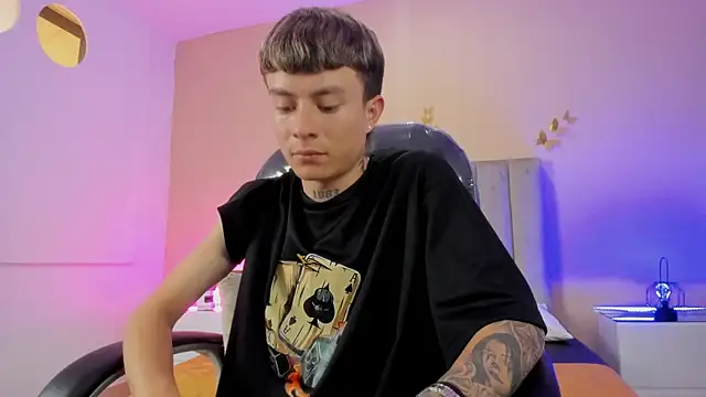 Nascary_Fox webcam