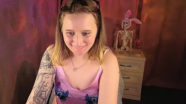 CuteLilyLove webcam