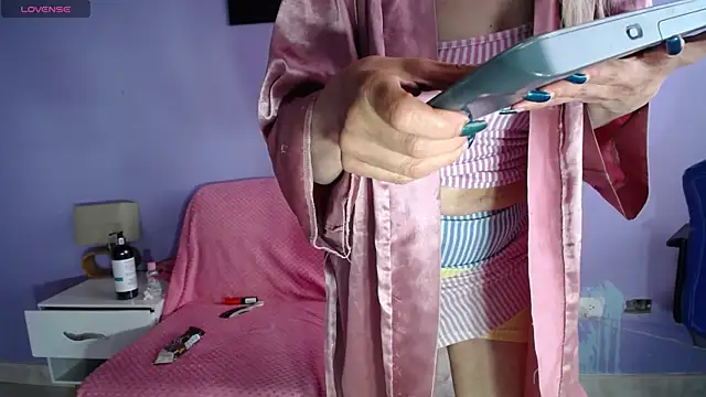 sophia_ny webcam