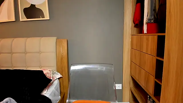 Bloom_Noor webcam