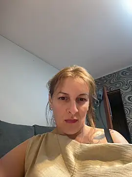 Hot-Milf4U webcam