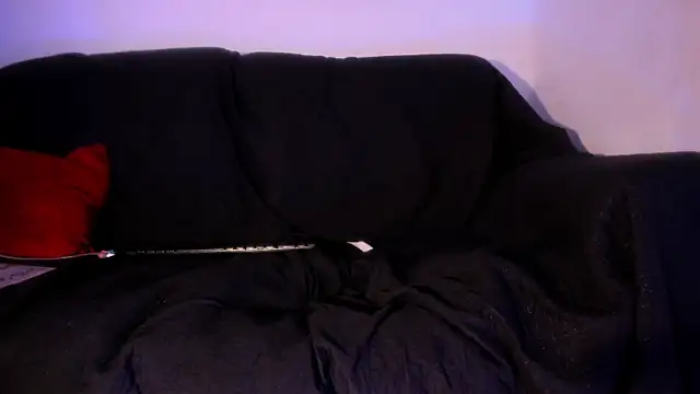criss_zuri webcam