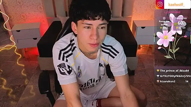 kaelwolf_tay webcam