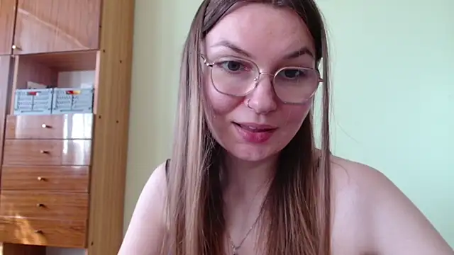 LooveELLYx webcam