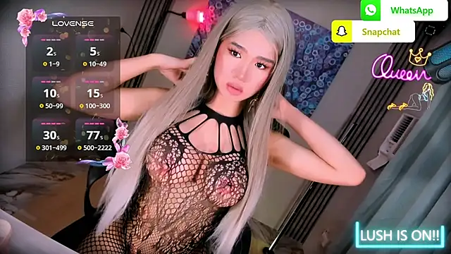 xBigSurpriseLorainex webcam