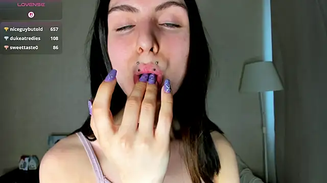 ErlinaBuoy live sex cam