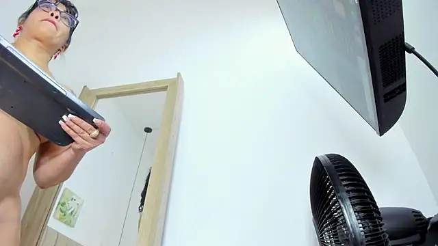 Dahlia_Voss webcam