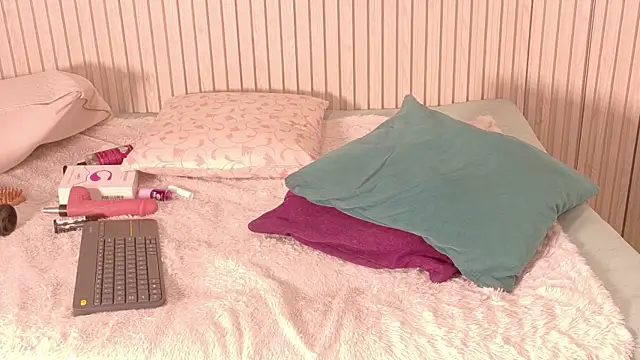 MiaJanss webcam