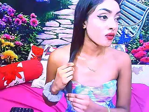 IndianPretty14u2Luv webcam