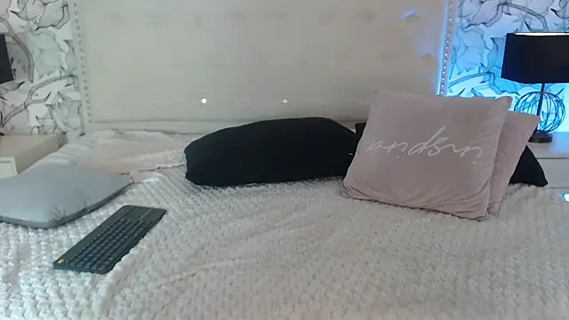 Venusandrea29 webcam