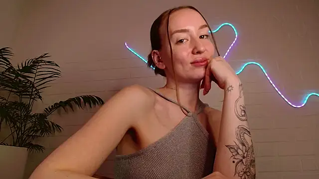 WhitePrincessLuna webcam