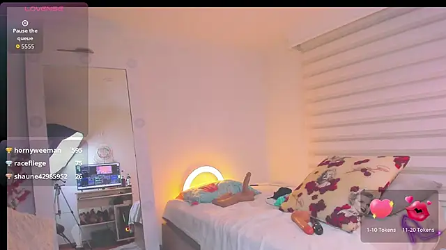 SharonVelvet webcam