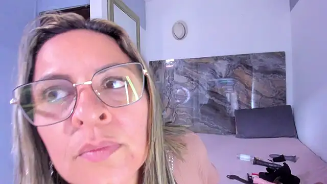 agatha_pleasure - Agatha_Pleasure's free webcam - UK Sex Cams