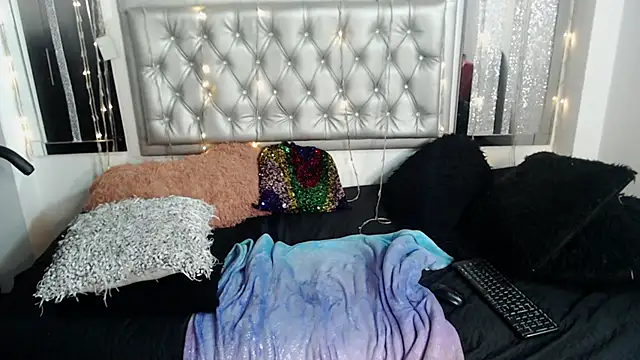 cloe_gold webcam