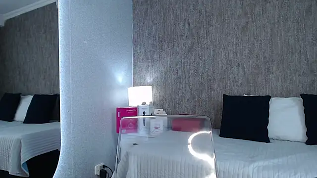 KarinaFlowers_ webcam