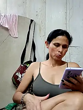 yuliitza4 webcam