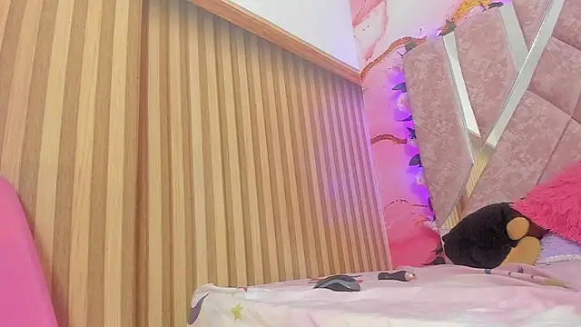 baby_peach__ webcam