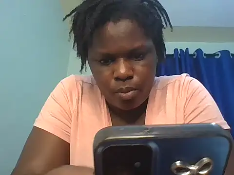 curvy--pussy23 webcam