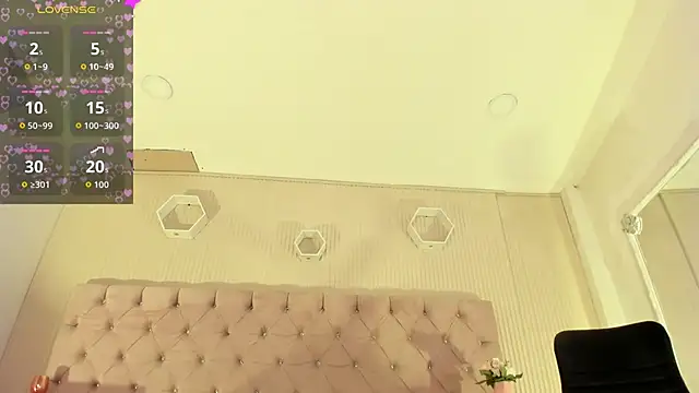 CarolineFyre webcam