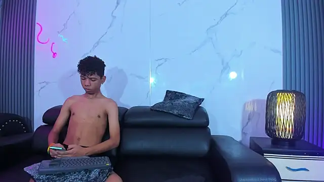 Spicy_guys webcam