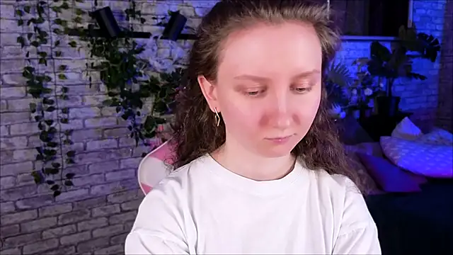 sunshineblaze - SunshineBlaze's free webcam - UK Sex Cams