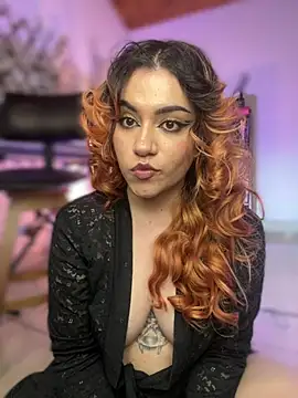 NikkiNix