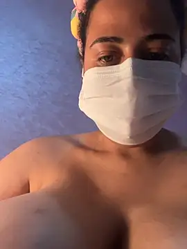 Hot-Nayla webcam