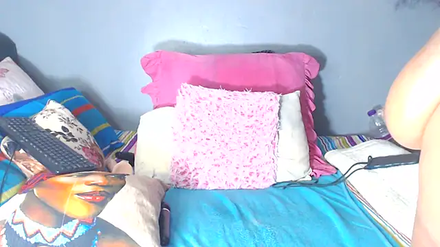 KinkyTall85 webcam