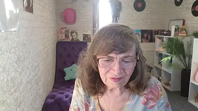 Betty_Brick webcam
