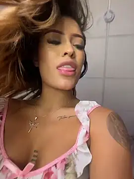 MystiqueXXX webcam