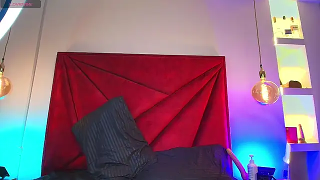 NahomiRoss webcam