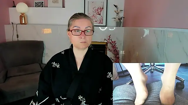 Alexandra_Kind webcam