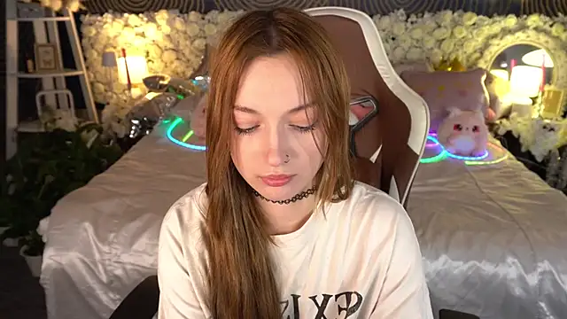 LizzaMoonn webcam