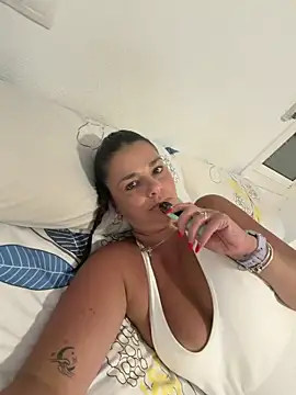 Lindamar_84 webcam