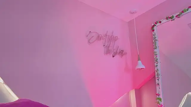 AllisonRoberts_ webcam