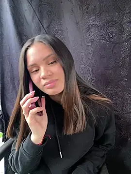 AuroraMoore_Pink webcam