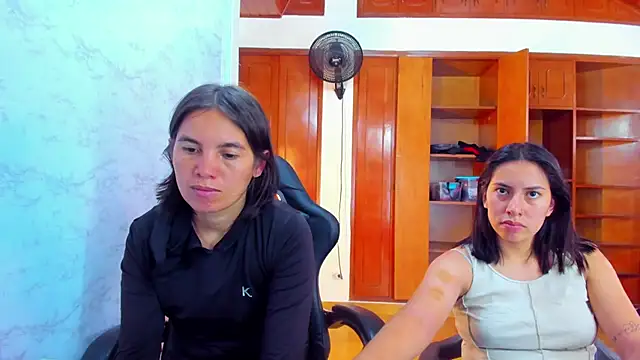 Soffy_and_Emily webcam