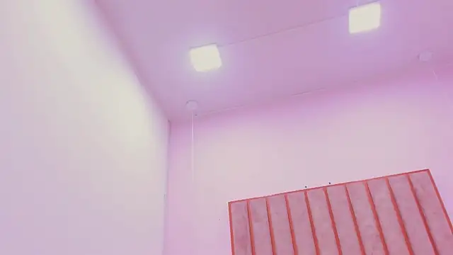 Zoe_Monrow webcam