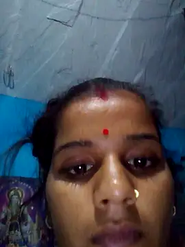 Raveena0990 webcam