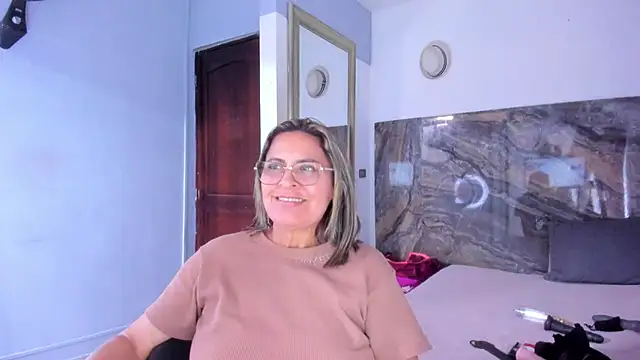 Agatha_Pleasure webcam