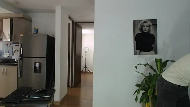 Ferotic_SexAddict webcam
