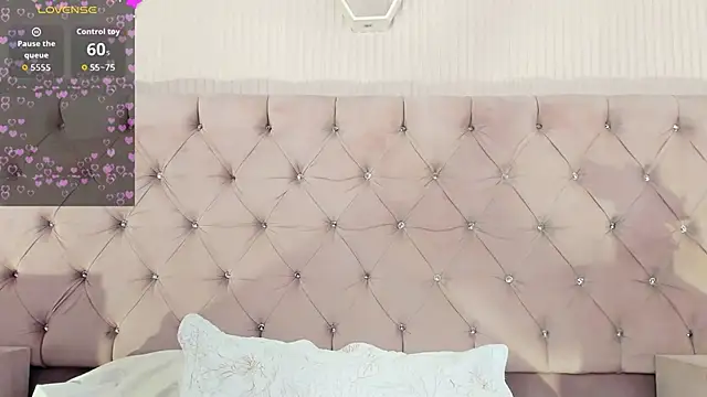 carolinefyre - CarolineFyre's free webcam